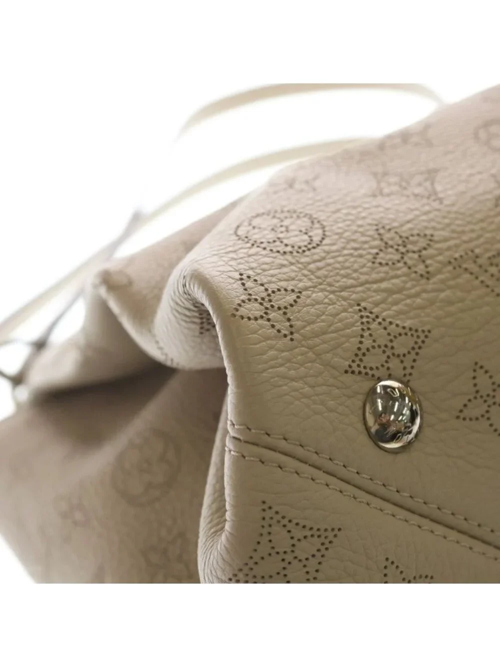 Louis Vuitton Sevre Mahina Handbag Beige Leather Silver